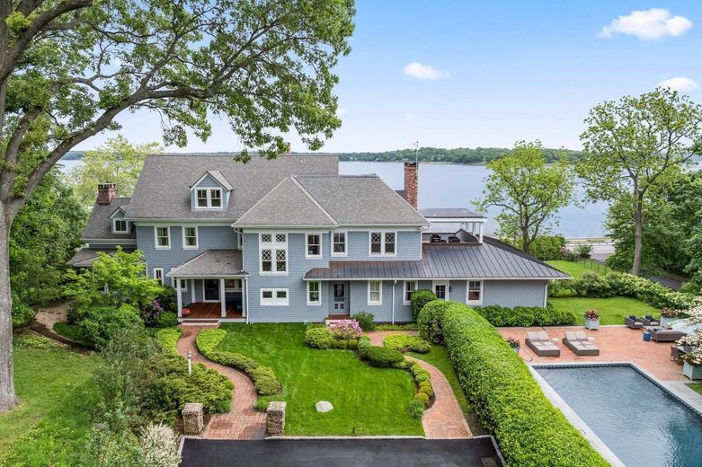 998 West Shore Road