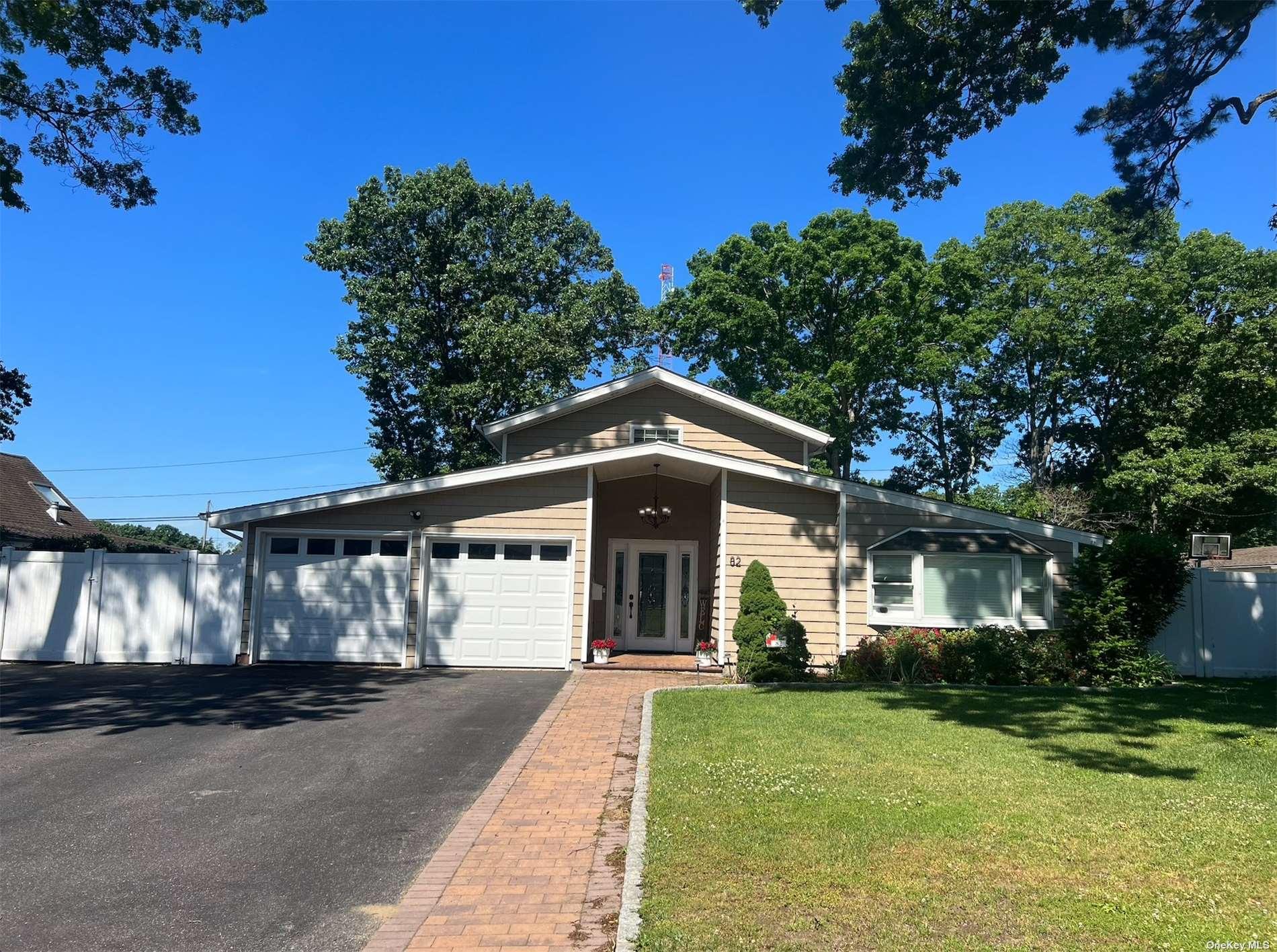 82 Snowberry Lane in Long Island For Sale Yoreevo